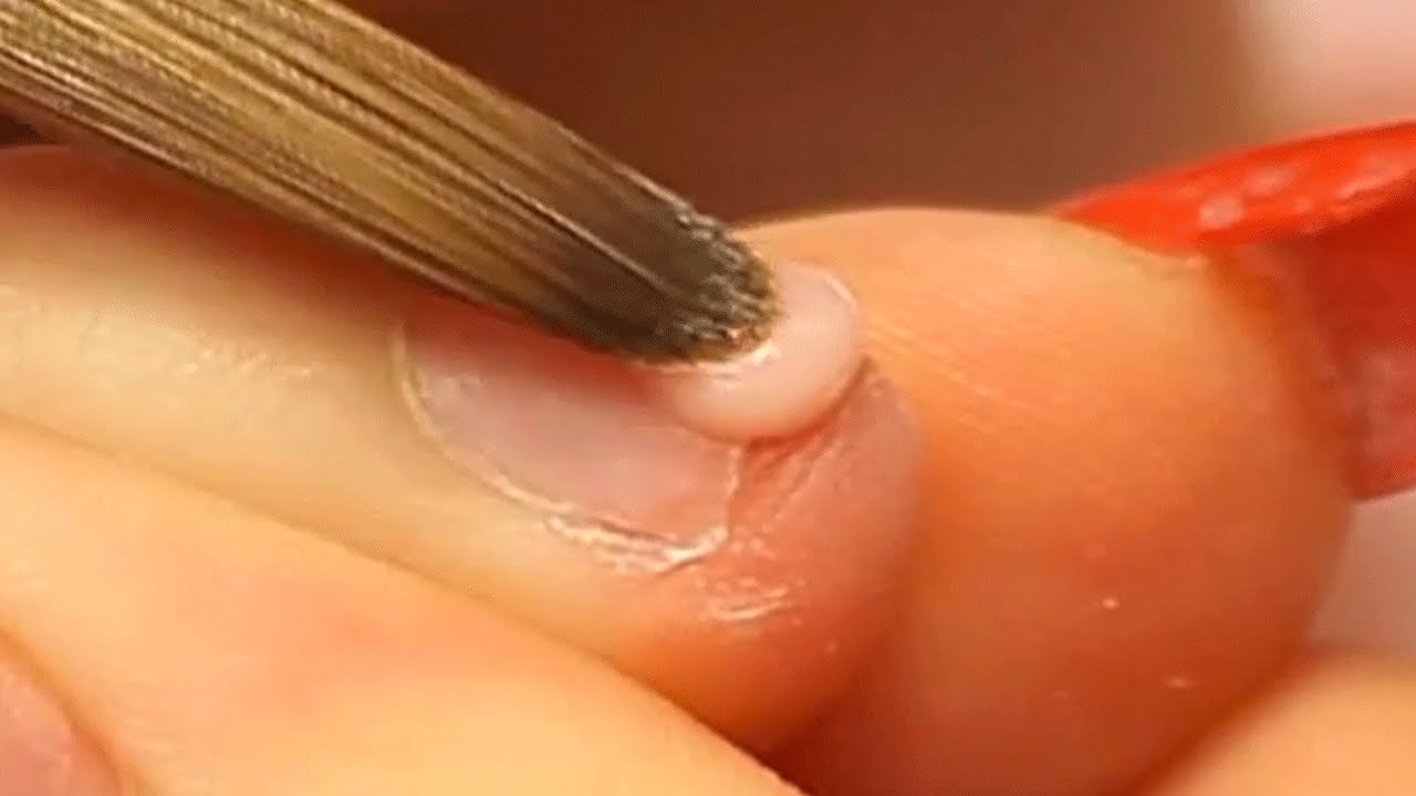 Как нанести акриловые ногти на короткие обгрызенные ногти. Видеоурок от Naio Nails