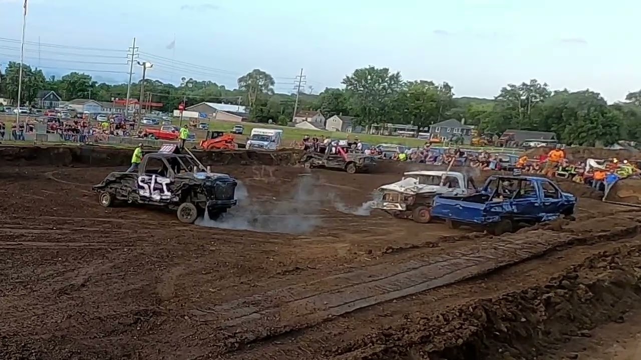 TRUCKS DERBY (Rice County Fair Derby)
