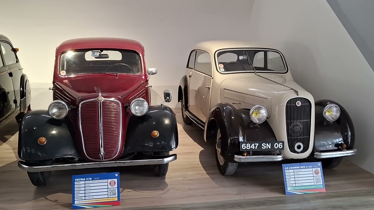 mandas , 21 dicembre 2025 , museo delle macchine d'epoca tra qui una ferrari 