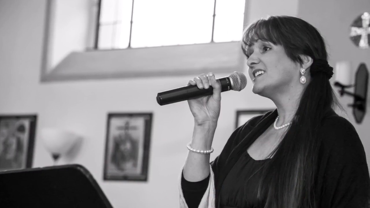 Perfect - Ed Sheeran, Cover von Hochzeitssängerin Chris Caroline, Hochzeit, Trauung, Standesamt