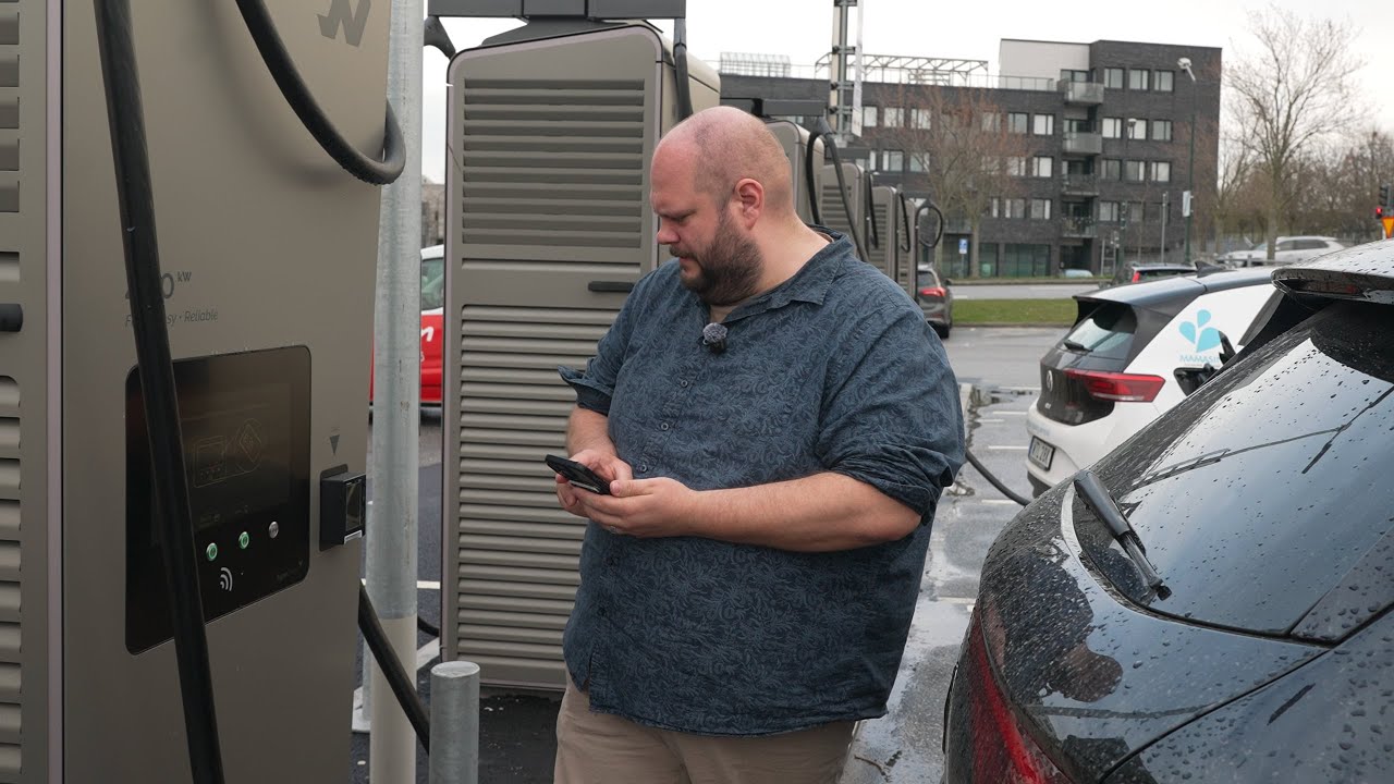 S&aring; fungerar kortbetalning vid elbilsladdning