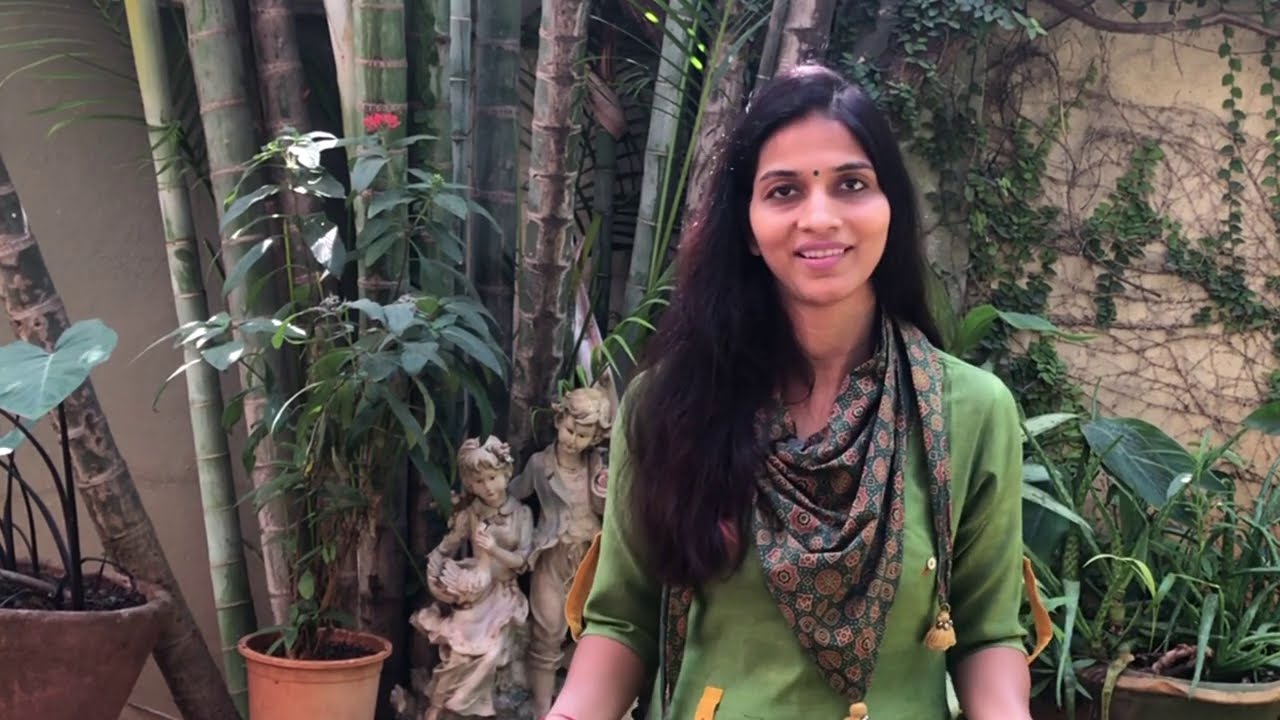 Should I wake up my baby to feed|क्या बच्चें को breastfeeding के लिये उठाना चाहिये?