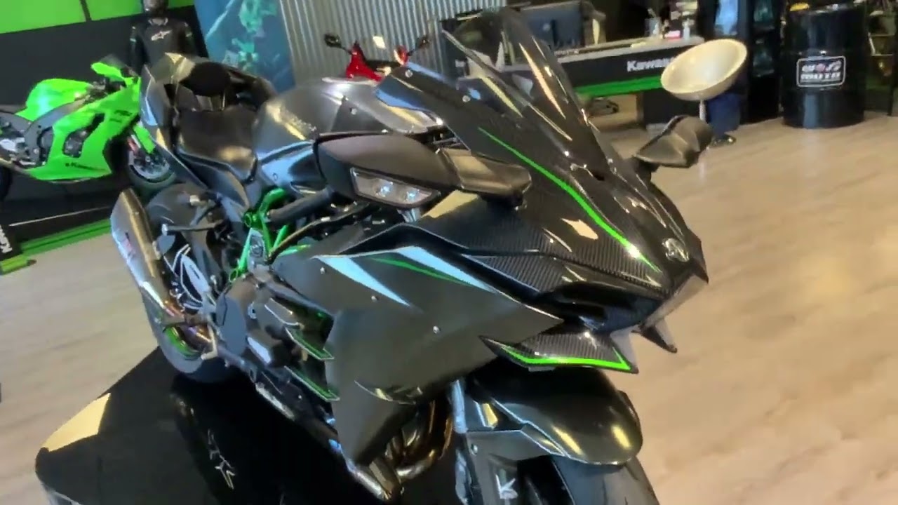 La Kawasaki ninja H2 Carbon la full YOHIMURA R11 