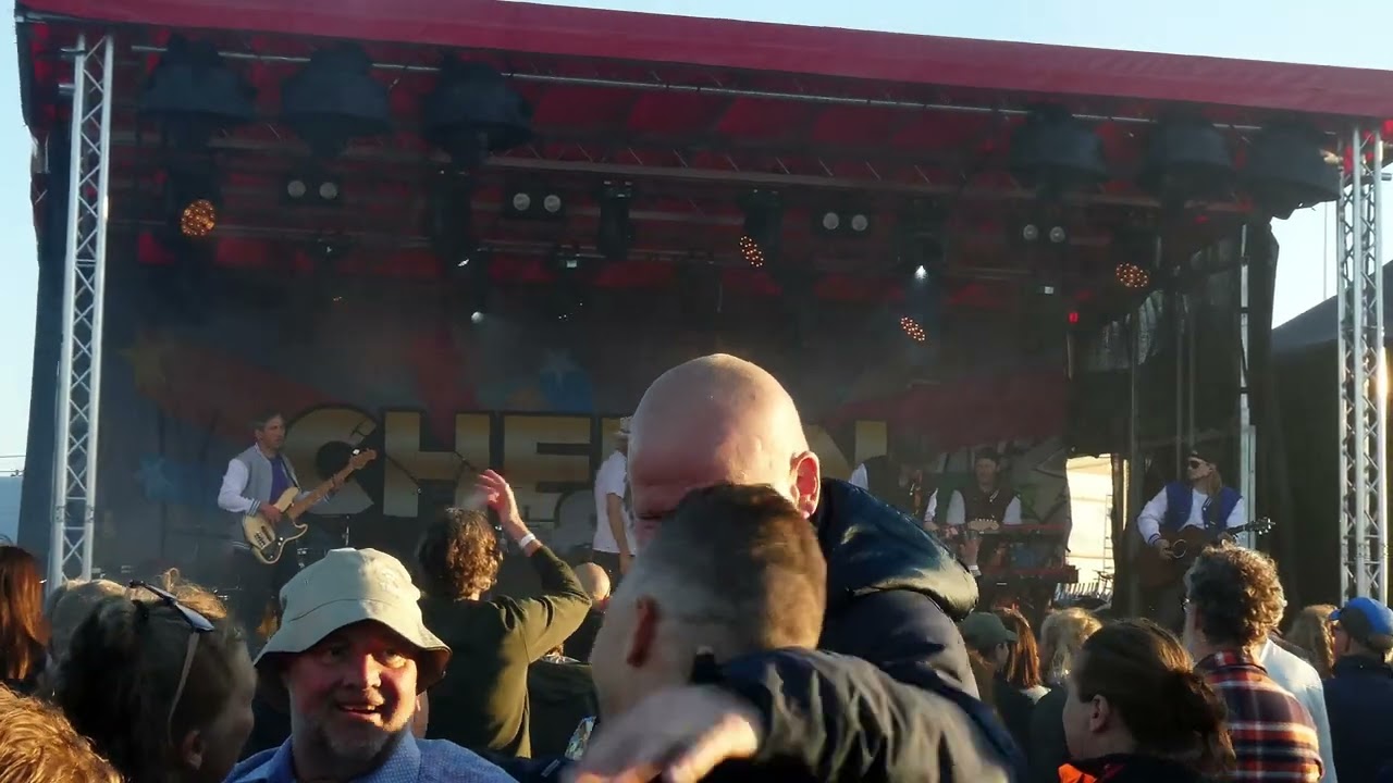 Sang hyldest - Chefen & Hitfesten + Christian Brøns - Veteran Musikfestival i Helsingør 2024