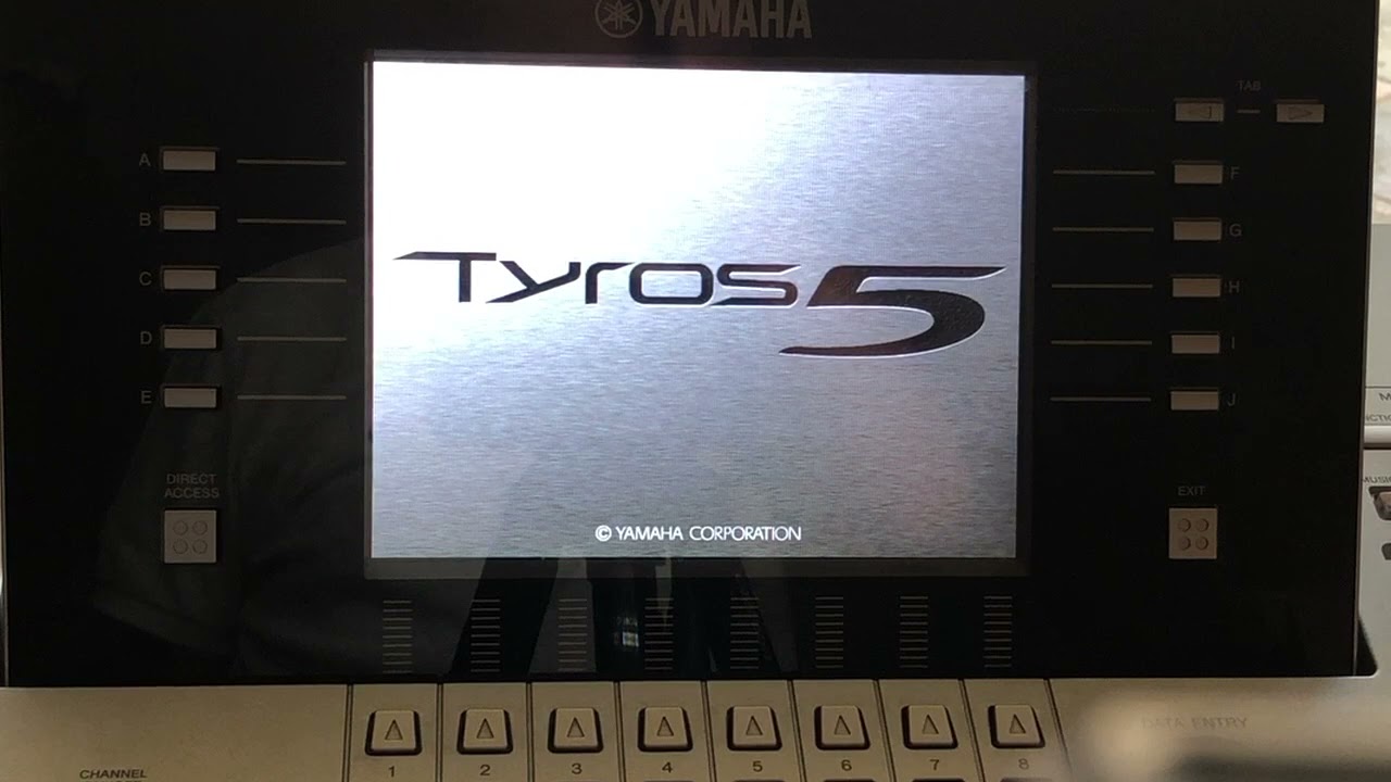 Загрузка стилей на Tyros 5 с флешки