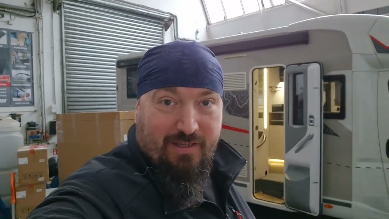 Bulltron Combigerät 3000Watt, Netzvoranschaltung,  Landstrombegrenzer ab 4A un Ladegerät.