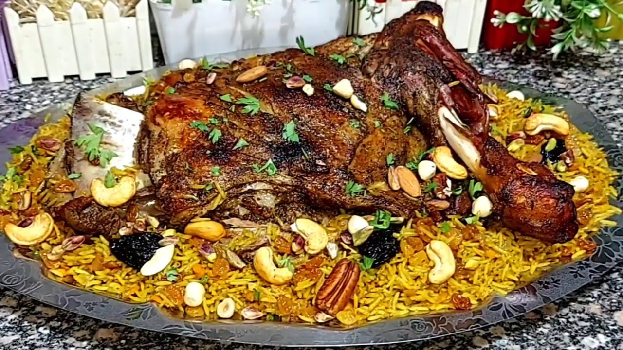 كتف ضاني مشوي فرن طري ذبدة مناسب للعزومات  وارز بسمتي مبهر وسلطة دقوس حارة😋👌