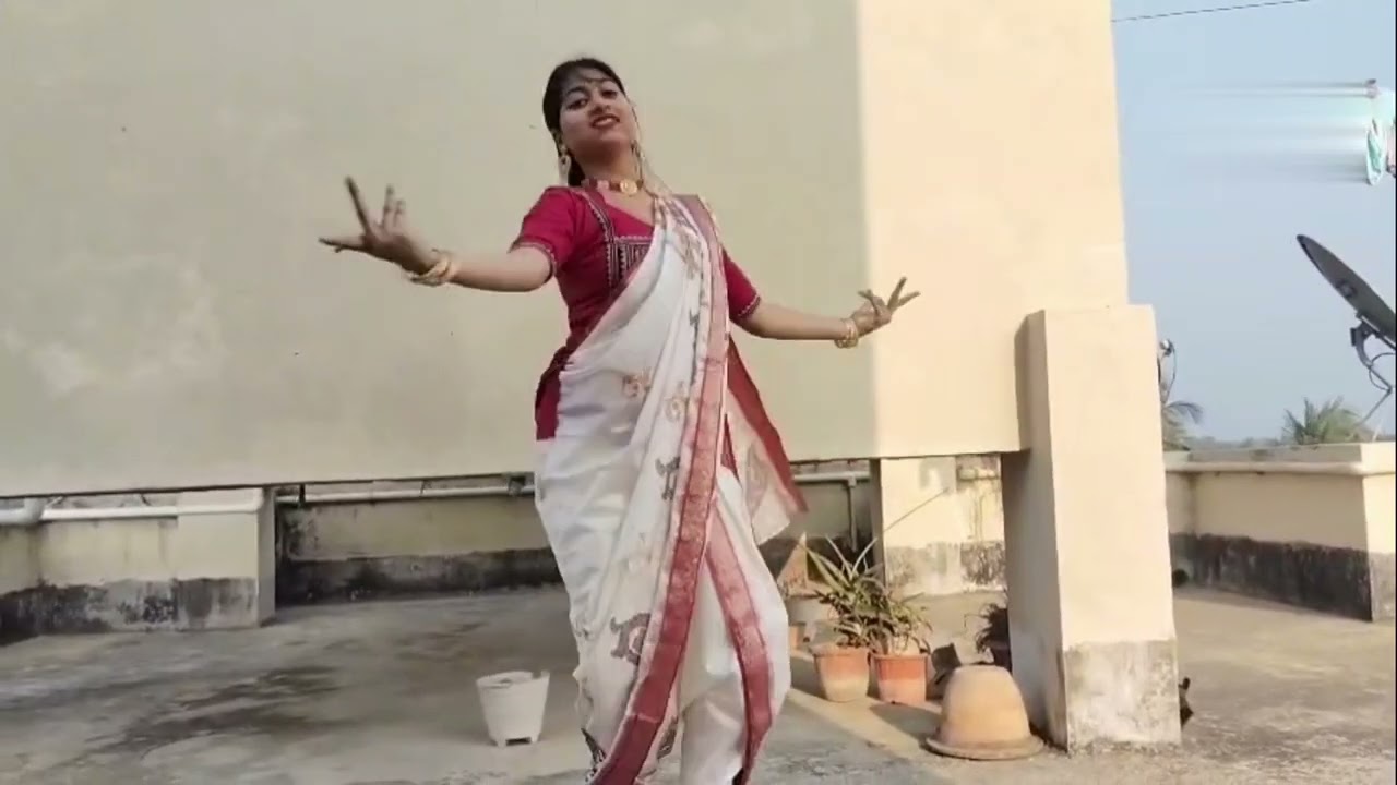 বর্ণে গন্ধে ছন্দে ||  Covered by Rithika Bhatta