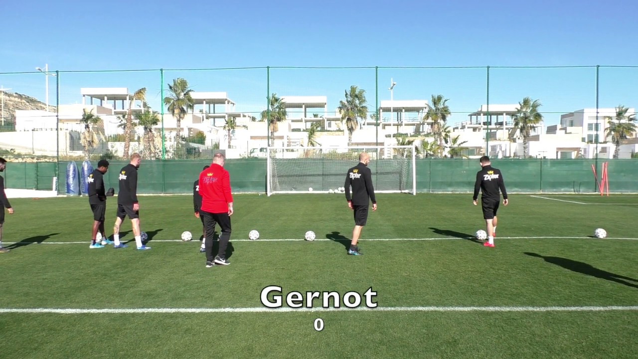 Crossbar challenge im LASK-Trainingslager