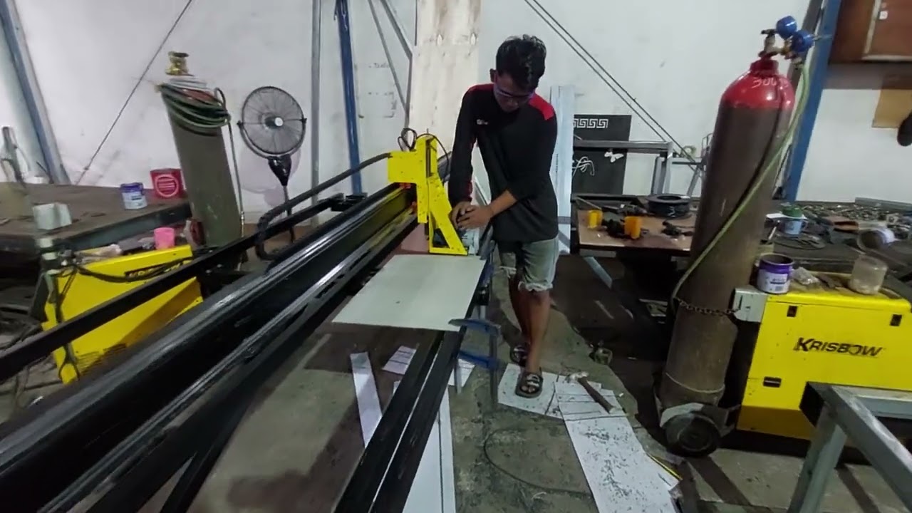 Mesin Cutting acp atau Grafir ACP