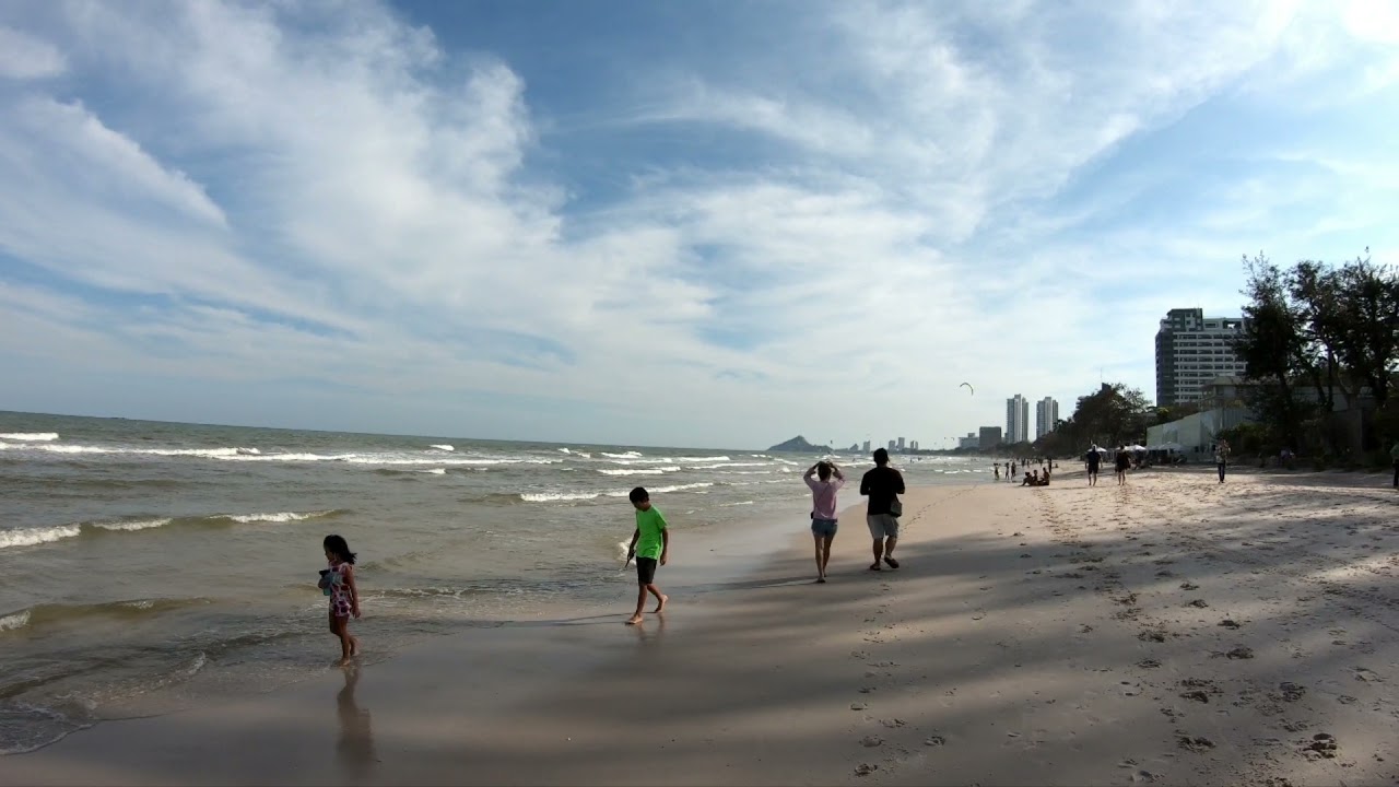 Hua Hin walking tour EP.4 - Hua Hin Beach, Hua Hin Market Village