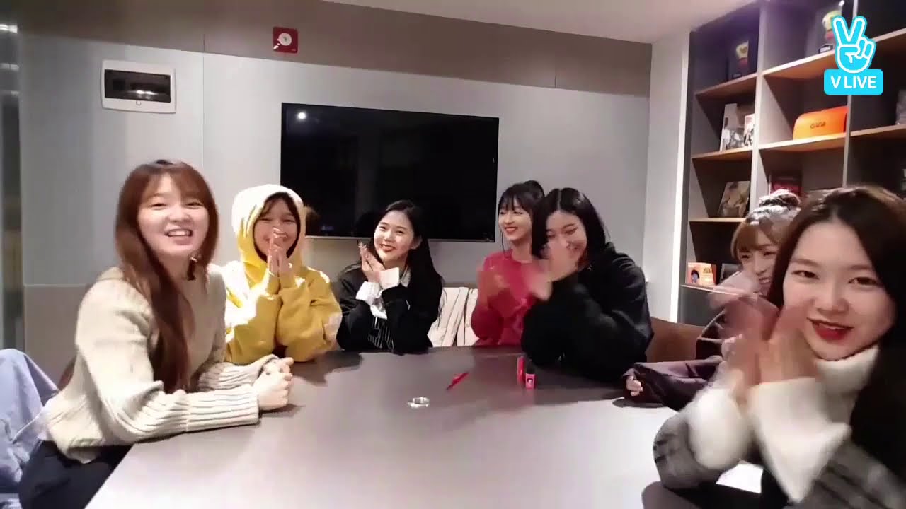 오마이걸 완전체 - 멤버들의 손병호 게임  [릴레이 먹방 벌칙 내기]