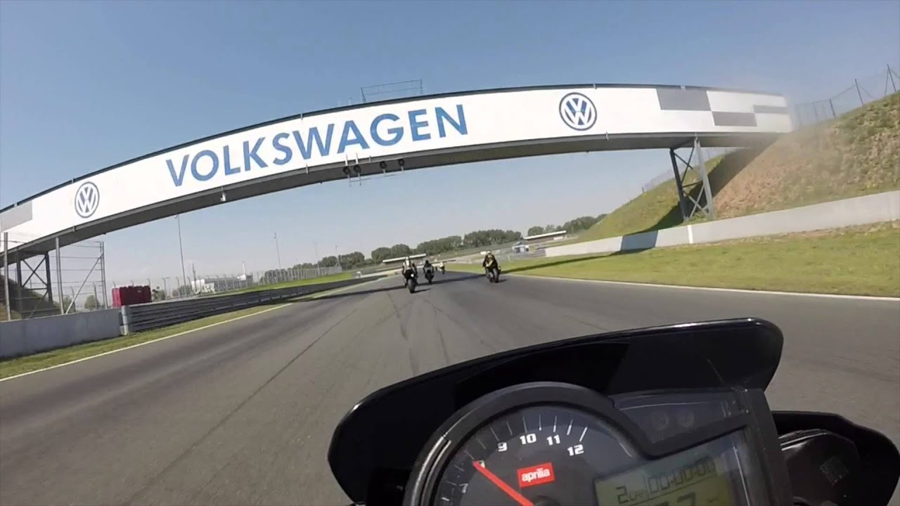 Aprilia RSV 1000 Tuono Oschersleben