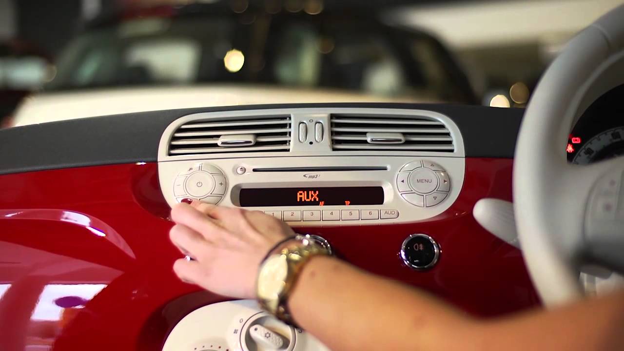 The new 2013 Fiat 500 interior | Johnsons Cars