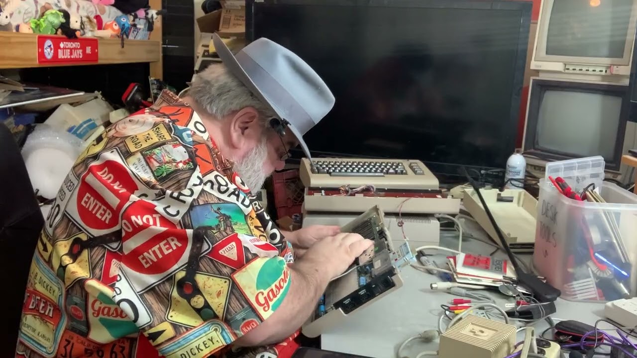 Commodore 64 C64 C-64 C128 GLORIOUS SID CHIP MUSIC 6581 DRUMMER BOY CANTINA BAND WARS - Эпизод 3995