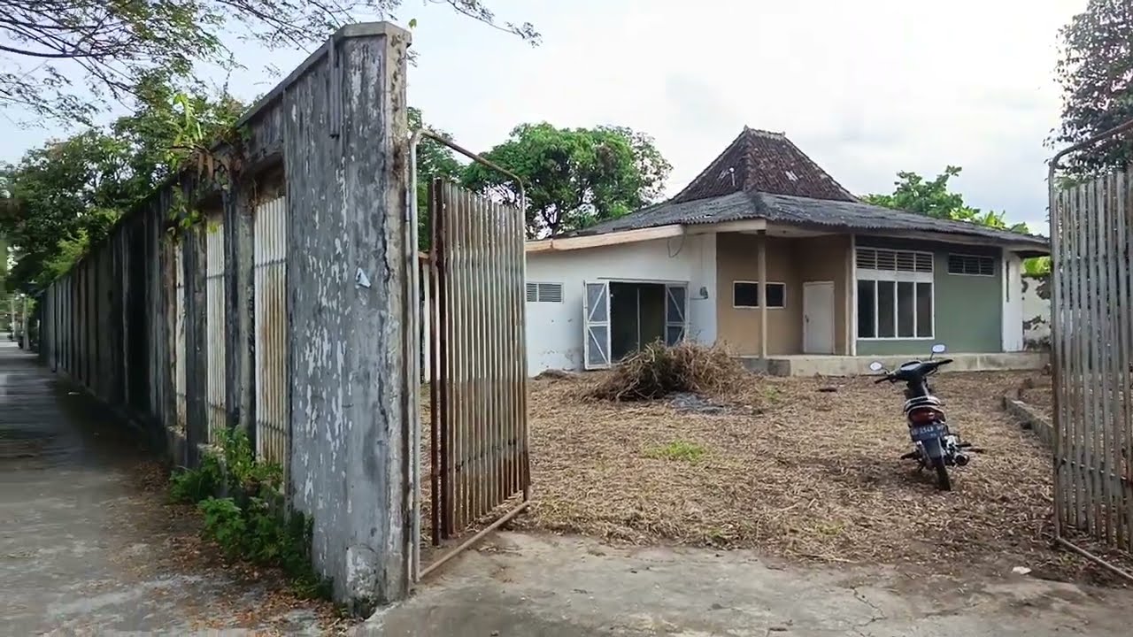 Dijual Rumah luas 1540m full pager keliling, Halaman sangat luas full pager keliling. dekat exit tol