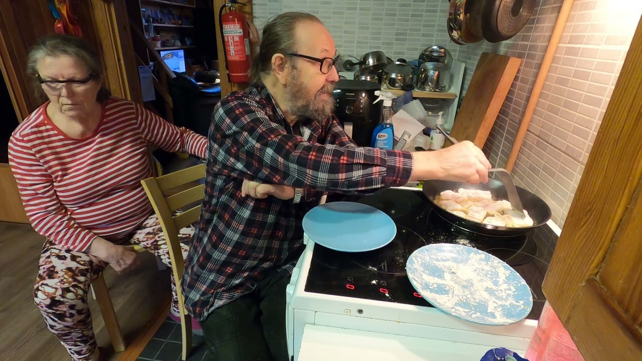 Kainuunkorpiel&auml;m&auml;&auml; Kuhan paisto pannulla .