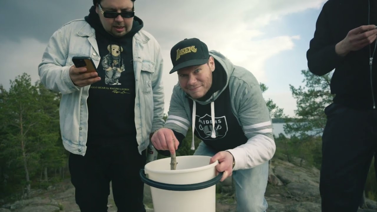Jallu & Carlos - Koodei (Video)
