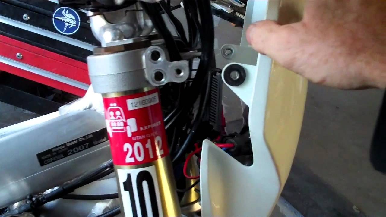 första delen How to make a Honda CRF450X Street Legal. Part 1 of 2