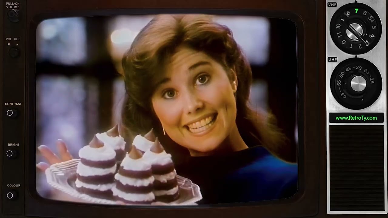 1982 - Duncan Hines - Holiday Desserts with American Dash (Christmas) (Remastered)