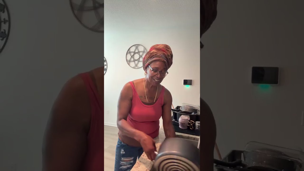 RASTA QUEEN $treasie1 is live!