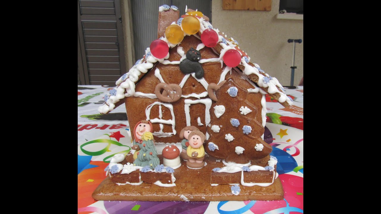 Favorina Gingerbread House Kit from Lidl. How To Assemble
