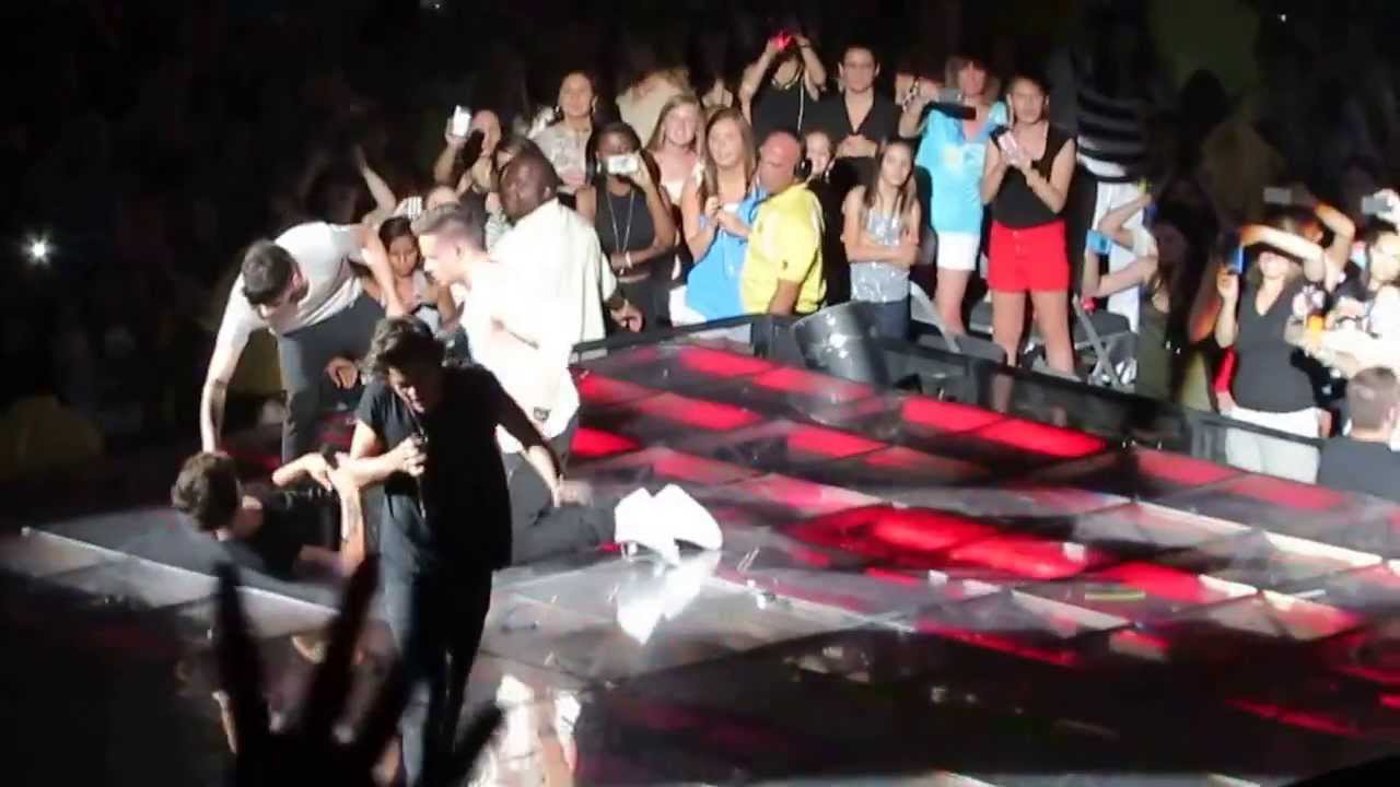 One Direction Teenage Kicks Live Take Me Home Tour