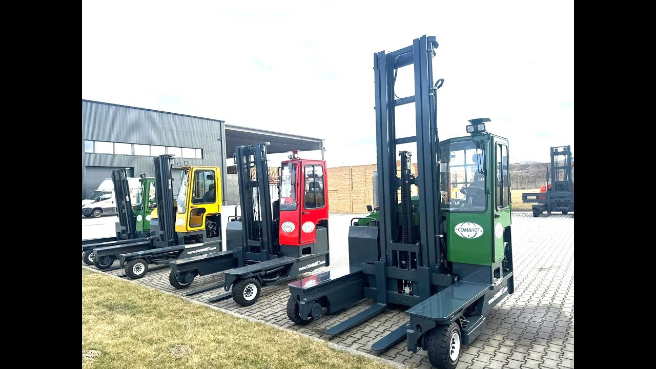 Combilift C4000  //  Triplex 8400 mm  //  LPG    2015 Year  //  Only 7299 hours
