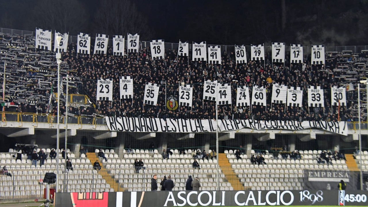 Ascoli-Ravenna 2-0, coreografia in curva
