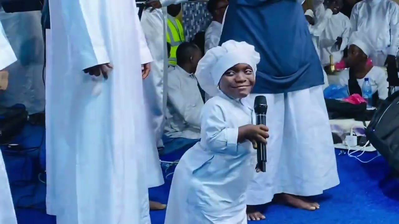 AUNTY AJARA  ON STAGE TO FIND LOVE ❤️ 😍 