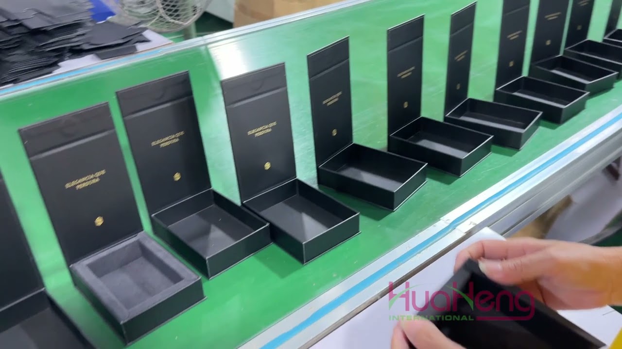 📚 Classic Magnetic Book Boxes: Plush Luxury in Every Detail ✨