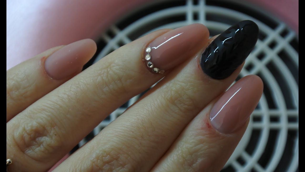 REFILL NAILS - rifacciamo le mie unghie insieme - nude e nero con decoro opaco e glitter