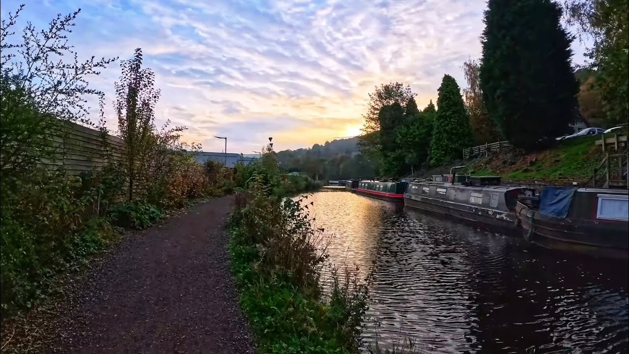 “A Morning in Todmorden | Small Town Vibes & Beautiful Views”Todmorden Canal walk'life in england