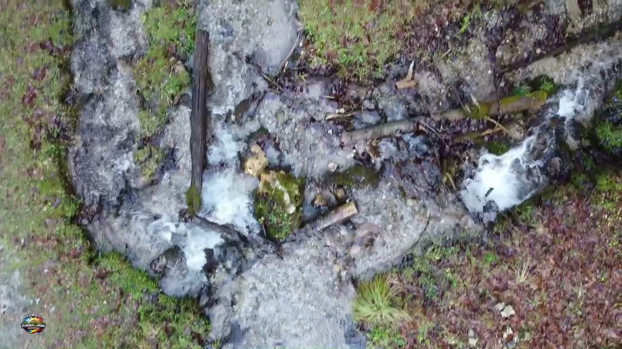 Cascada Urlătoarea din Vama Buzăului | Izvoare Calcaroase Spectaculoase din Munții Ciucaș | Dronă 4K