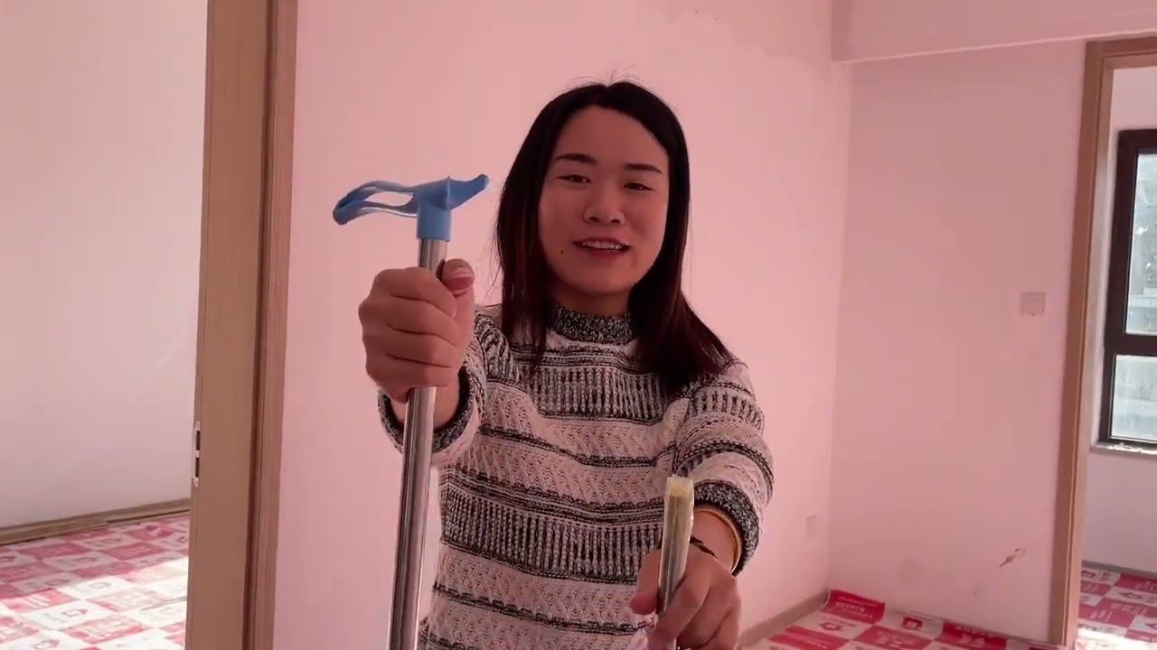 北京精装房楼上漏水，小两口急忙赶到查看，媳妇：这房子还敢住吗 #北漂 #精装房 #漏水