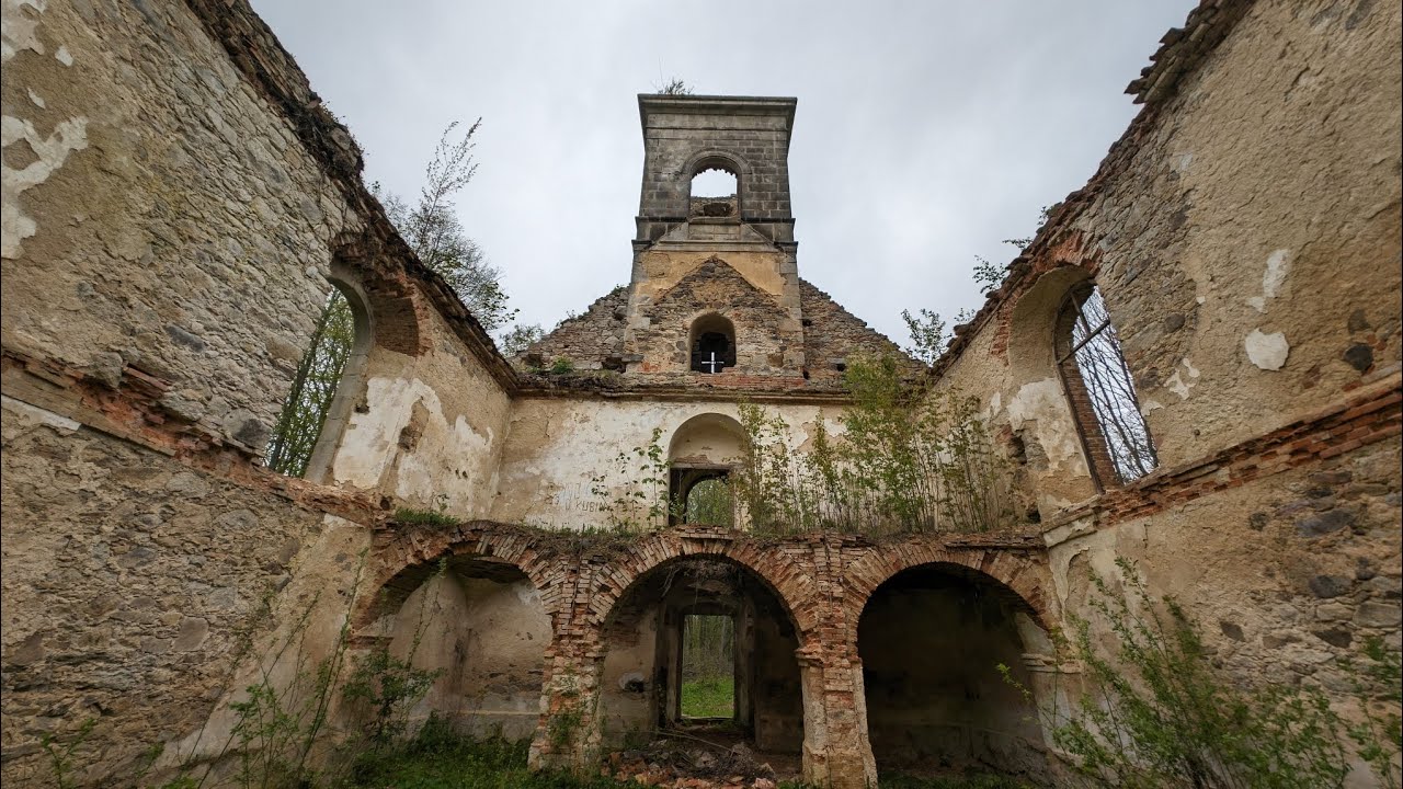 Kirchenruine bei Roßhaupt