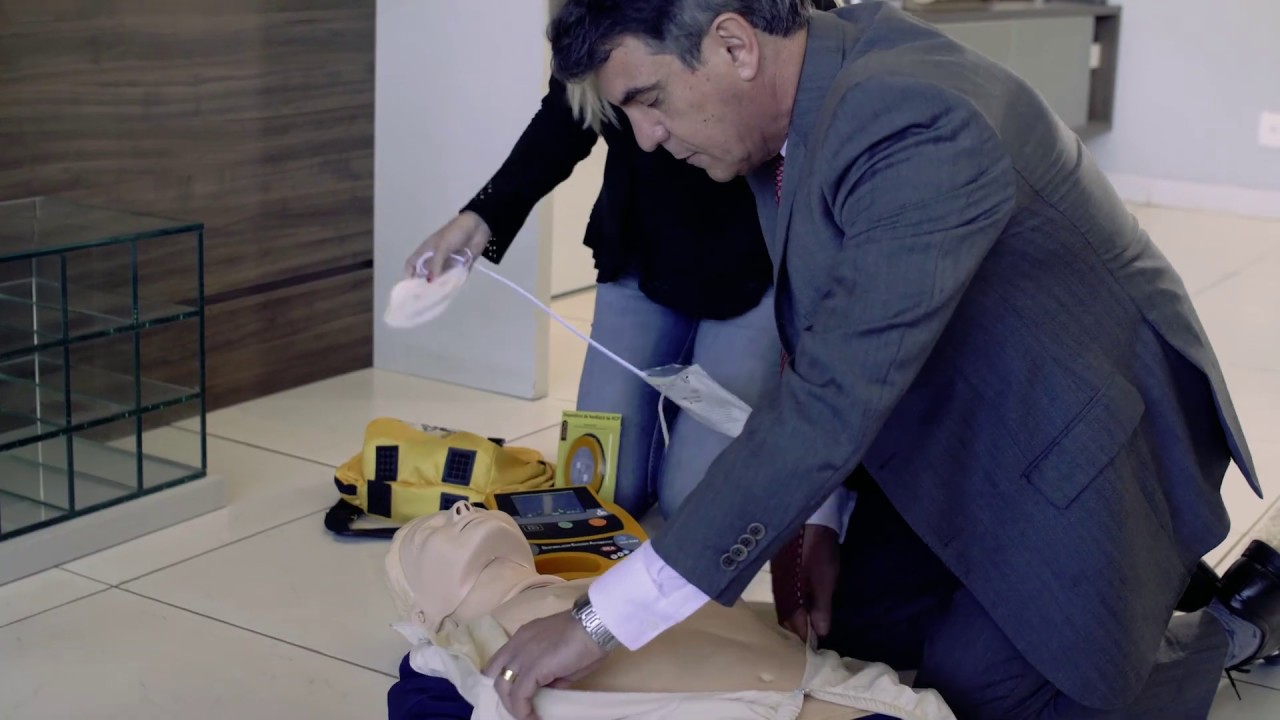 Saiba tudo sobre DEA Life 400 - o Desfibrilador Externo Automático da CMOS DRAKE