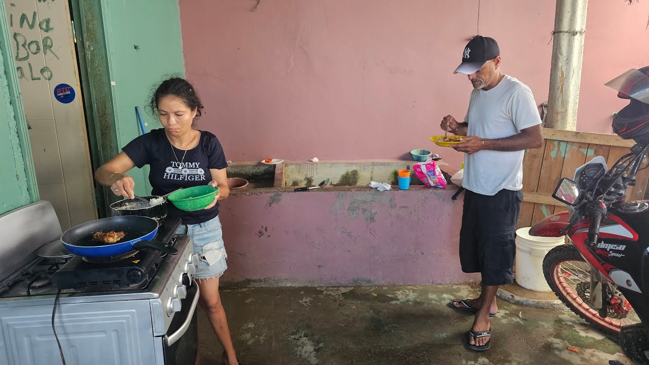 #iris le está sirviendo al cumpleañero 💥💣