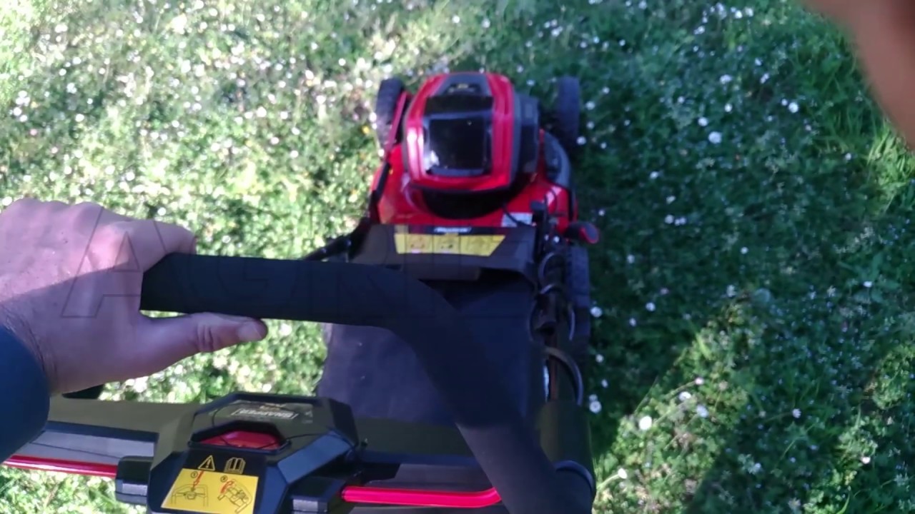 Prime impressioni di una rasaerba a batteria Snapper SXD19PWM82K