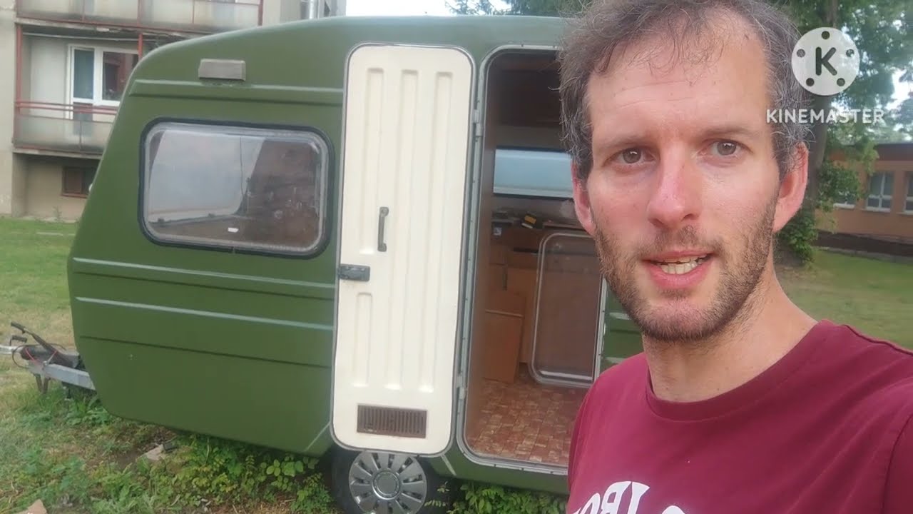 Montáž oken na Polském karavanu n126. Děkuji moc kamarádovi Romanovi Ftorkovi za velkou pomoc 😉