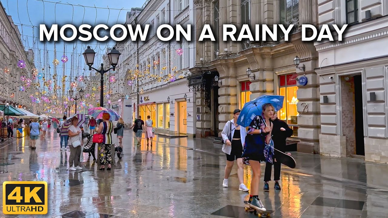 [4K] 🇷🇺 Moscow City Centre on a Rainy Day ☔ Red Square, Nikolskaya and Ilyinka Streets | July 2022