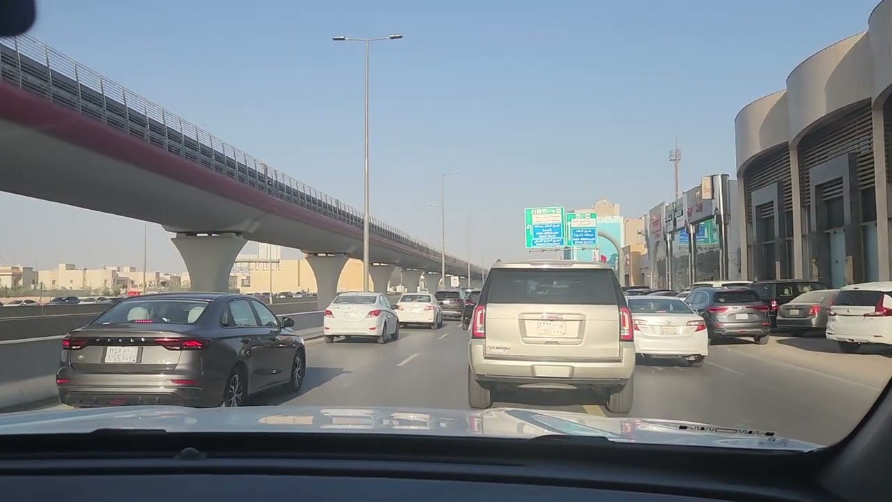 Saudi - Riyadh roads with less traffic.