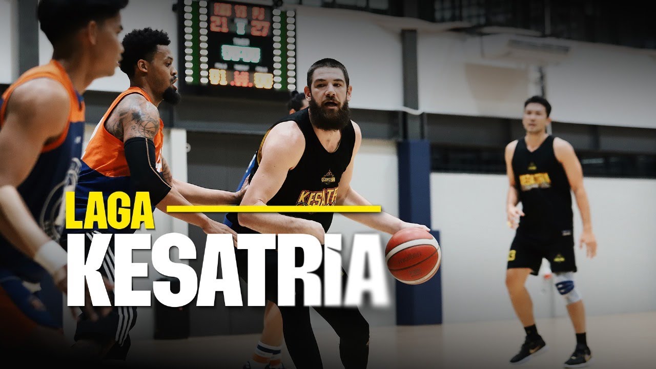 LAGA KESATRIA | Bagus Kehilangan Arah, Will Artino Menggila Dengan Half Court Shoot