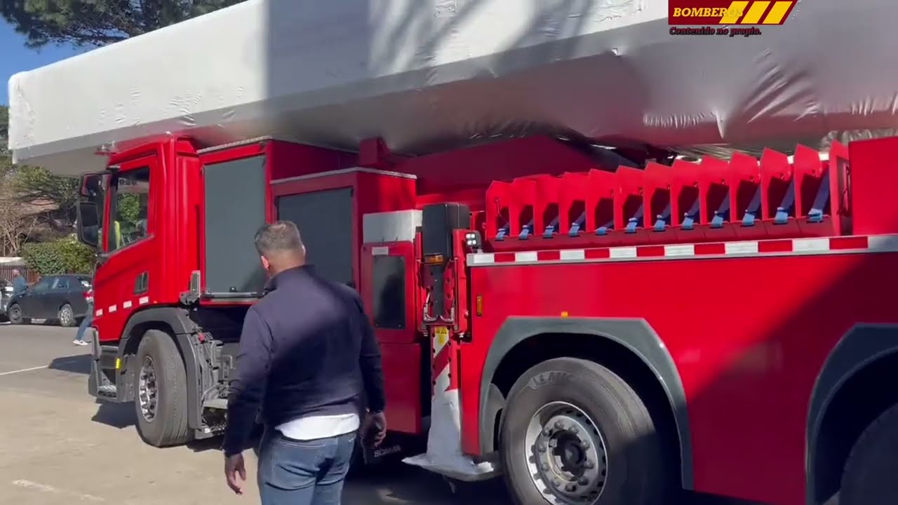 [PA300] Llegada del nuevo Scania P450 de los Bomberos de Maldonado.