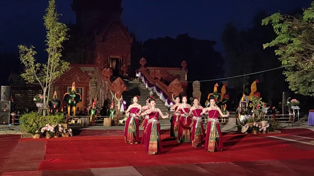 เรือมฮักบ่าวอีสานใต้ | นักเรียนโรงเรียนภูสิงห์ประชาเสริมวิทย์
