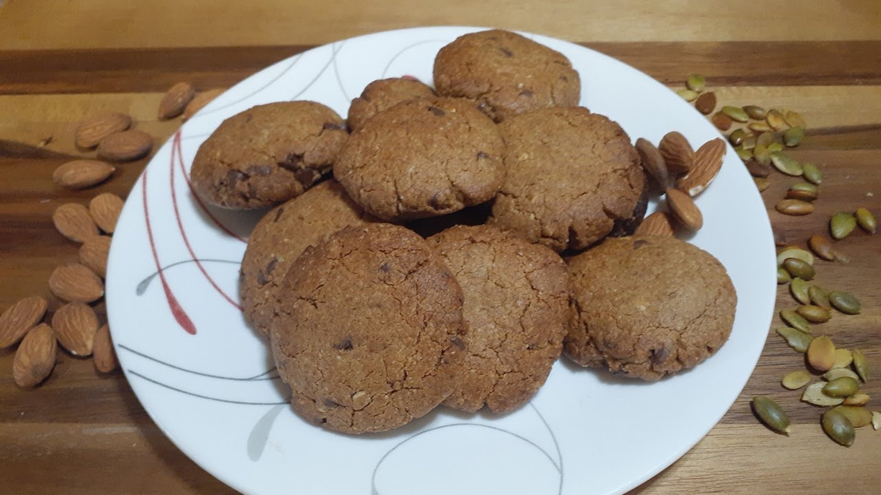 Almond Butter chocolate chip cookies /cookies au beurre d'amande
