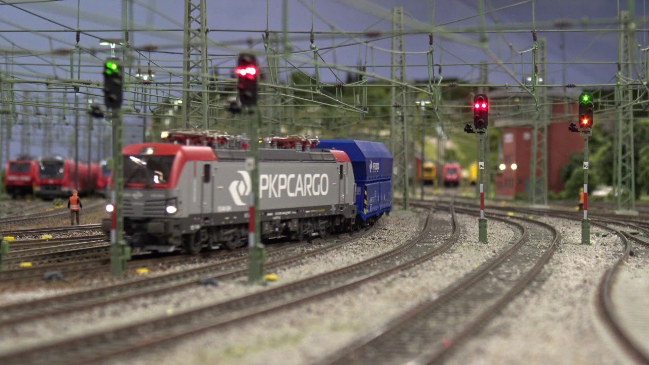 Br 232 von Arcelor und Vectron PKP von Poland mit kohlezug