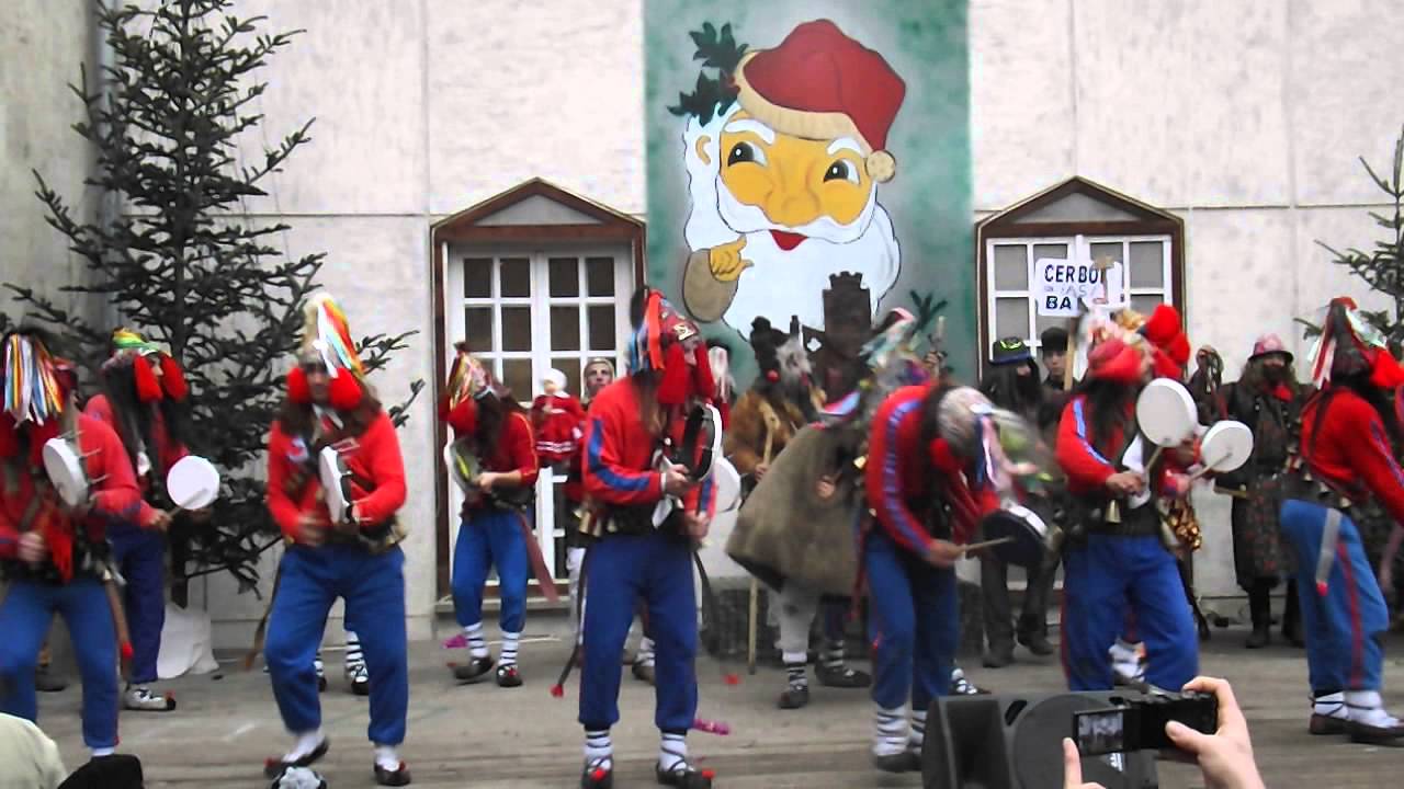 cerbul de la bals gura humorului
