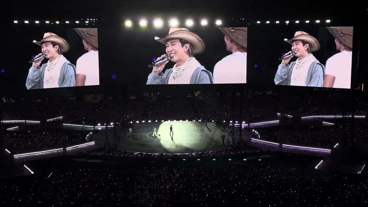 BTS Surprise song &ldquo;Airplane pt2&rdquo; M&eacute;xico City D3