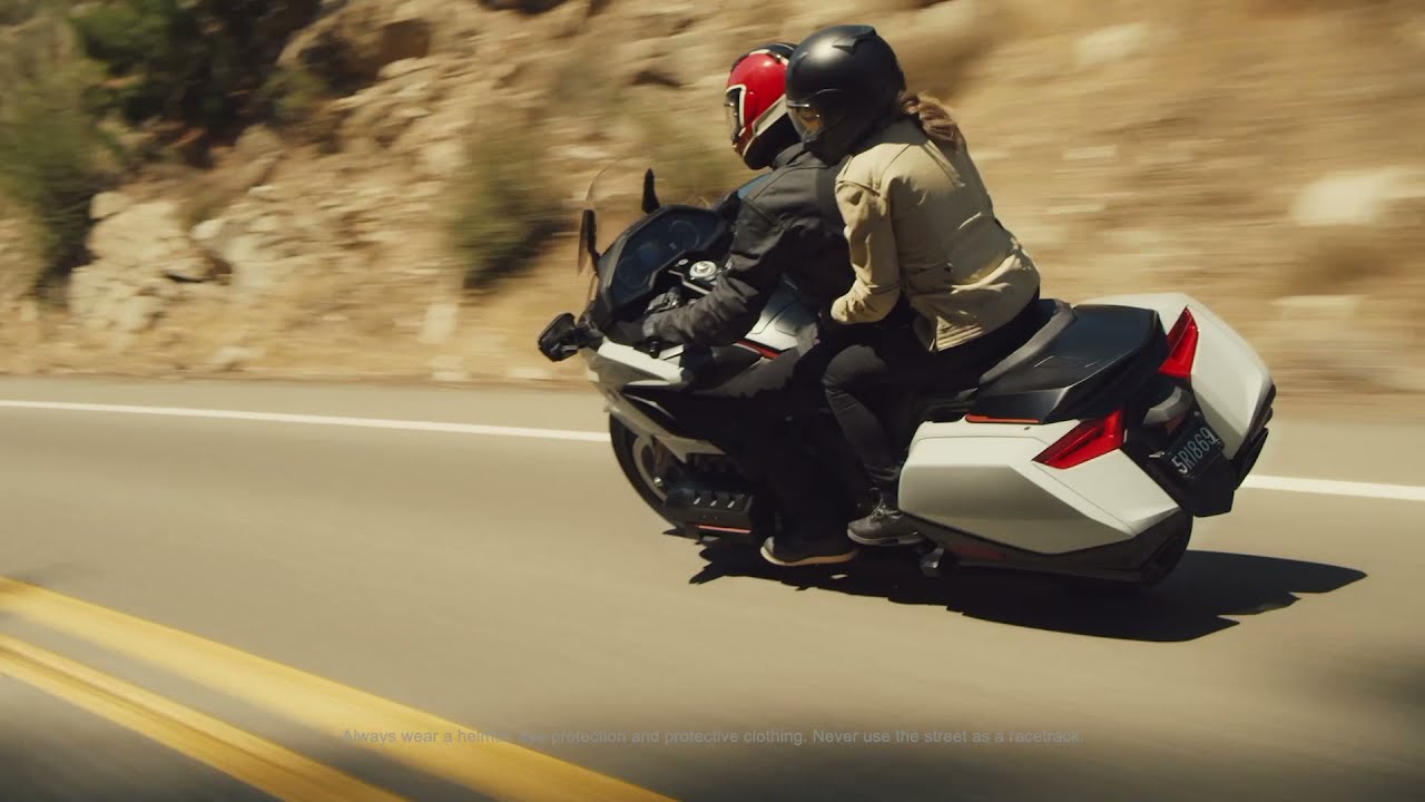 21YM GL1800   30s EDIT   GOLD WING ORIGINAL
